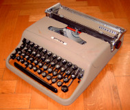 MÁQUINA OLIVETTI