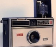 Kodak Instamatic – Se pegasse no flash era queimar a mão na certa. Esquentava pra caramba